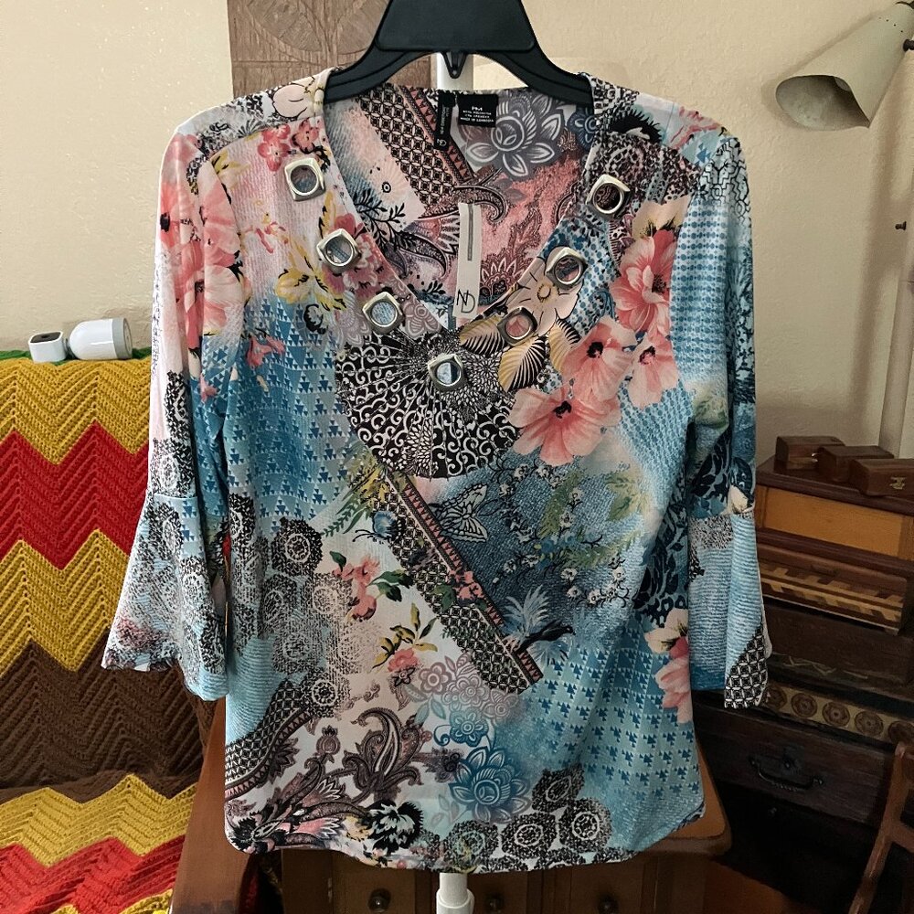 NWT Women’s Sz. PM ND New Directions Multi-Color Top Flared ¾ Sleeves Metal